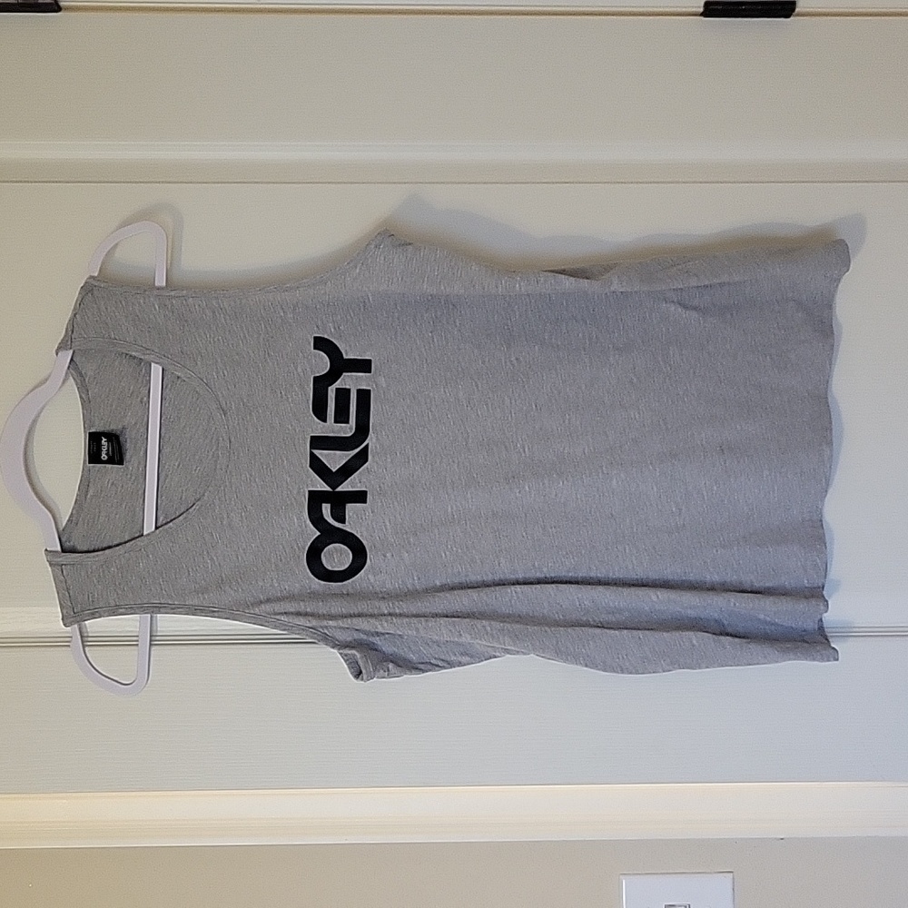Oakley Tank